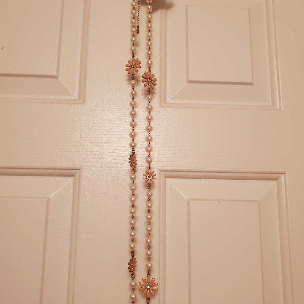 Crystal Avenue flower pearl-like 18 in necklace
